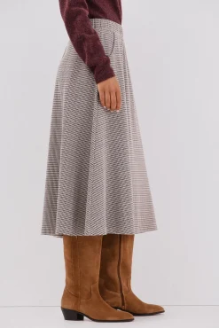 Falda de punto evasé