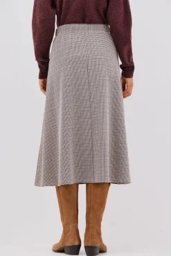 Falda de punto evasé