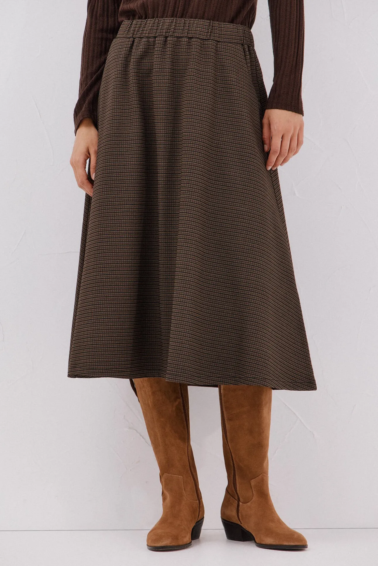 Falda de punto evasé