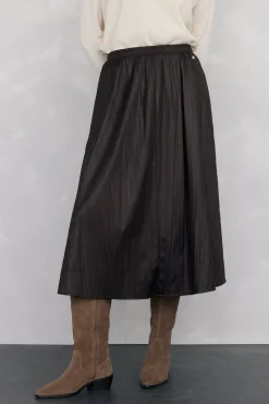 Falda larga efecto piel arrugado