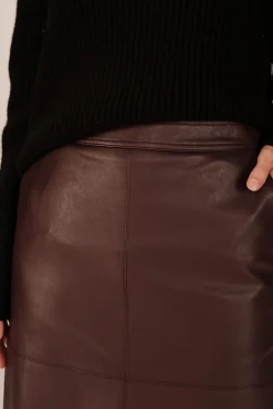 Falda larga midi en cuero