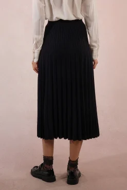 Falda larga plisada