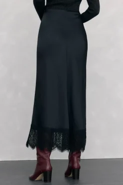 Falda larga satén detalle lace