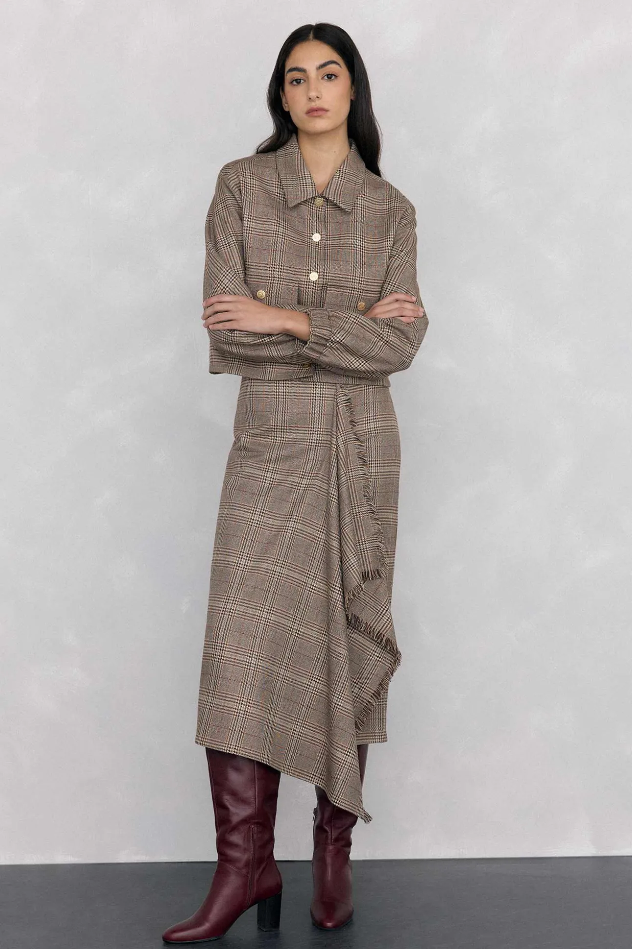 Falda midi cuadros volante desflecado