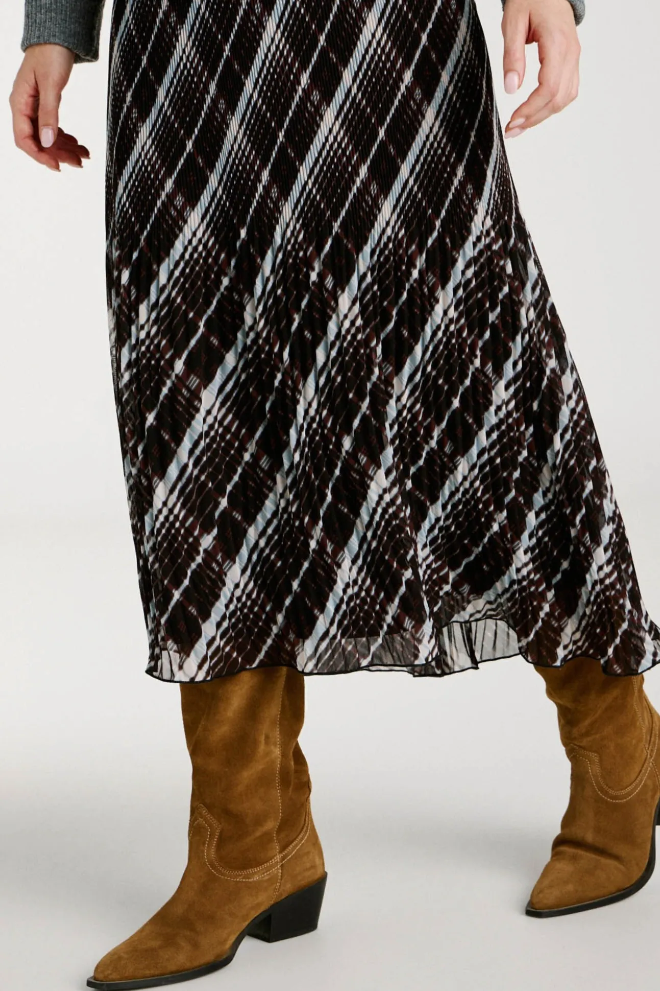 Falda midi de gasa plisada