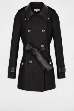 Gabardina con cuero sintético