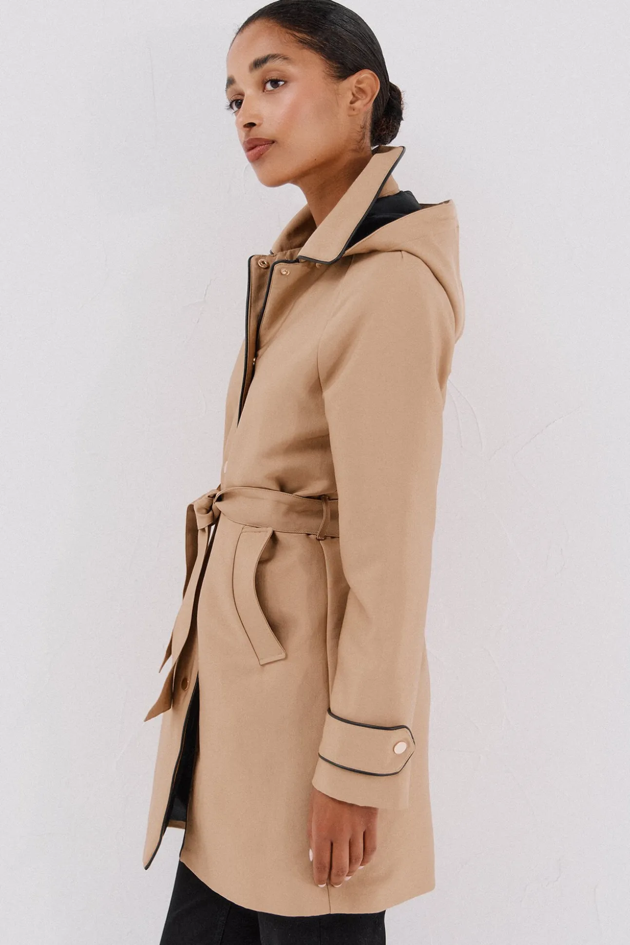 Gabardina satinada capucha desmontable