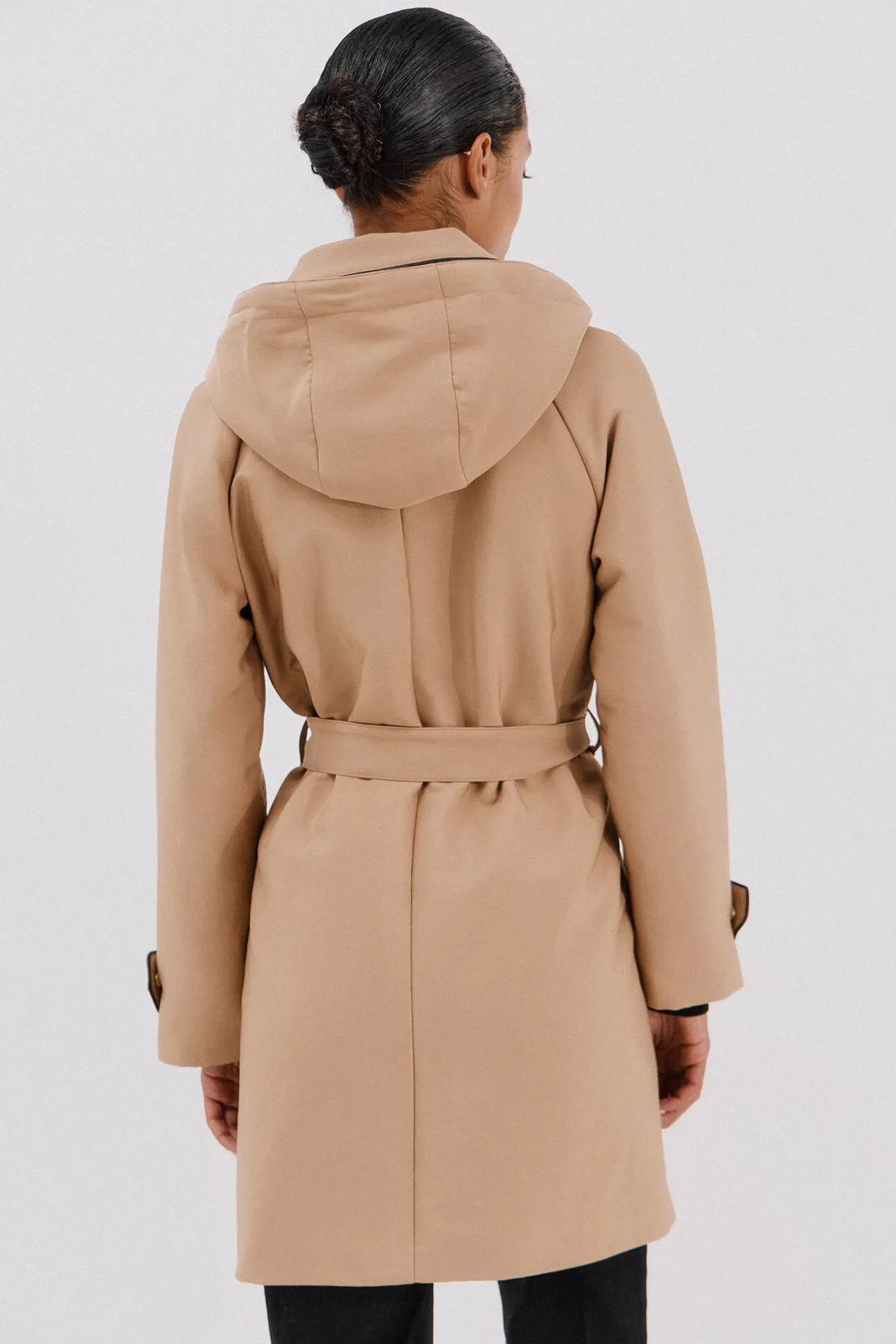 Gabardina satinada capucha desmontable