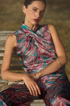 Gadea. Top halter estampado