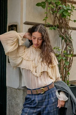 Giulia. Blusa romántica