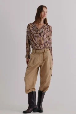 Guisselle. Blusa con cruce asimétrico