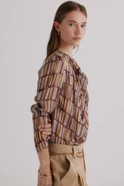 Guisselle. Blusa con cruce asimétrico