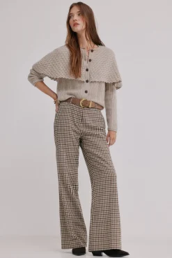 Inna. Cárdigan con capa