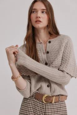 Inna. Cárdigan con capa