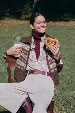 Inola. Cárdigan grecas