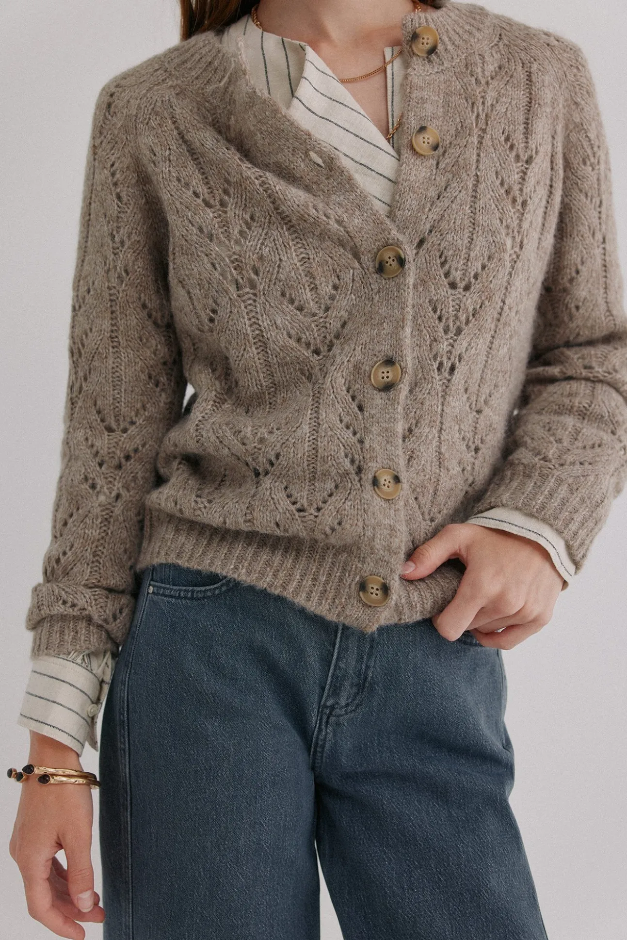 Ivette. Cárdigan calado