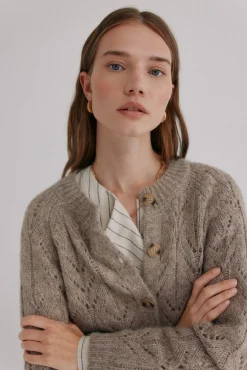 Ivette. Cárdigan calado