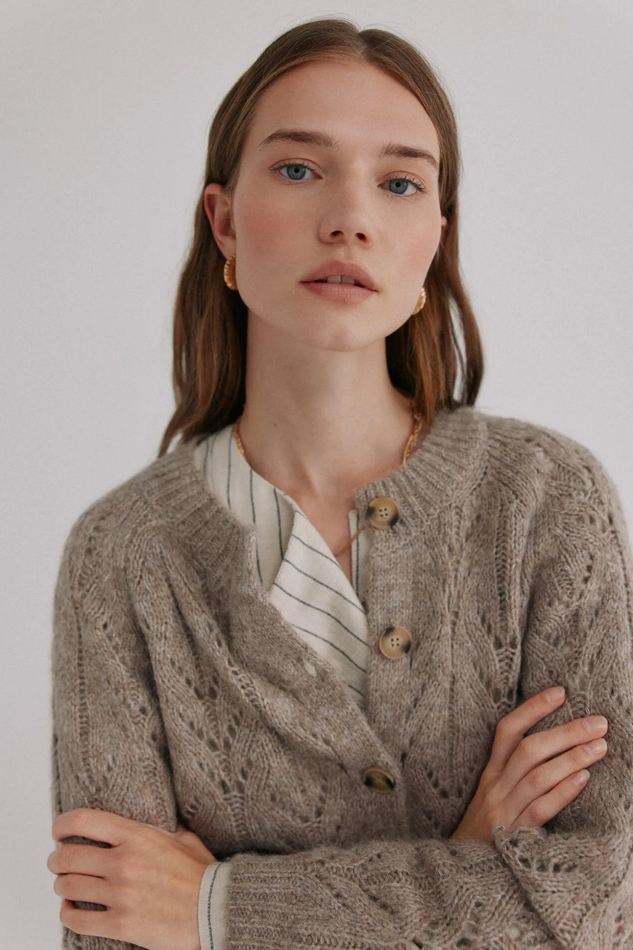 Ivette. Cárdigan calado