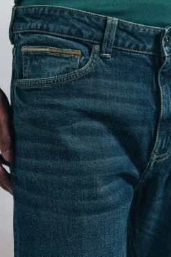 Jeans lavado oscuro regular fit