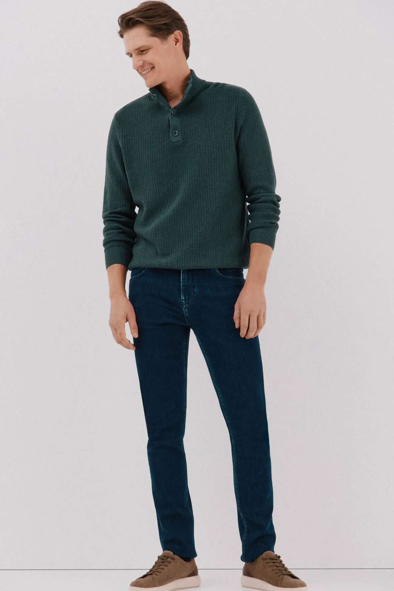 Jersey algodón estructura cuello alto con botones