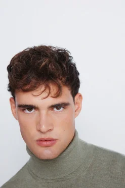 Jersey básico cuello alto