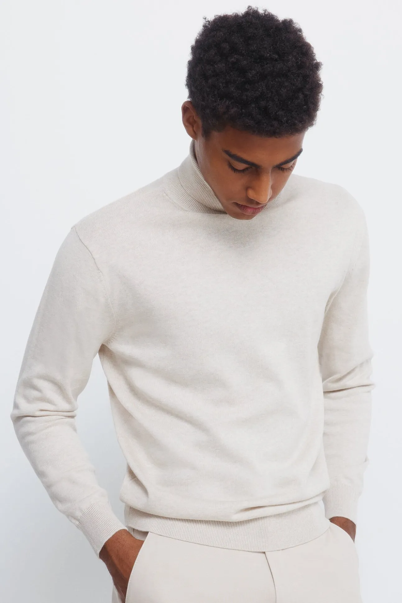 Jersey básico cuello alto