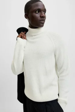 Jersey básico cuello vuelto