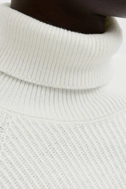 Jersey básico cuello vuelto