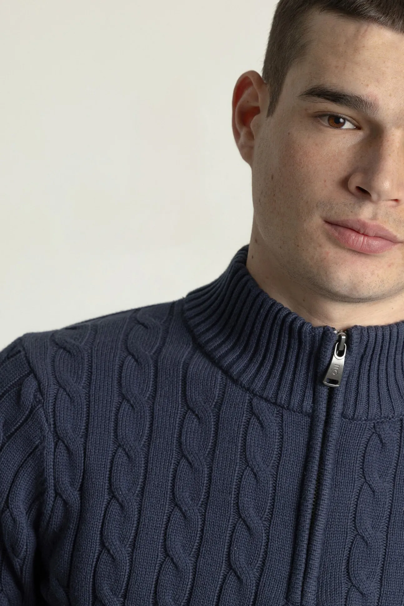 Jersey cable knit cuello mock