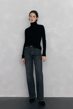 Jersey cuello cisne básico ochitos