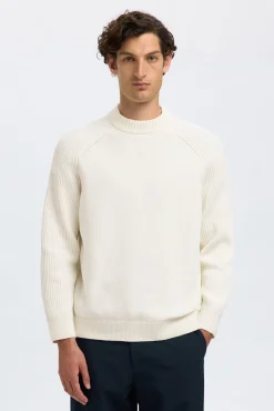 Jersey cuello mock 100% algodón orgánico.