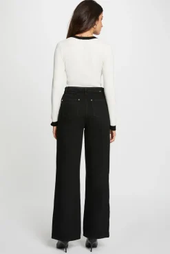 Jersey entallado con cuello en V