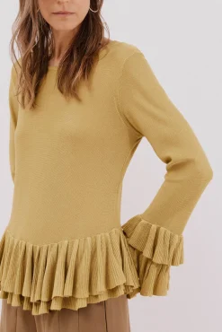 Jersey fino volantes.