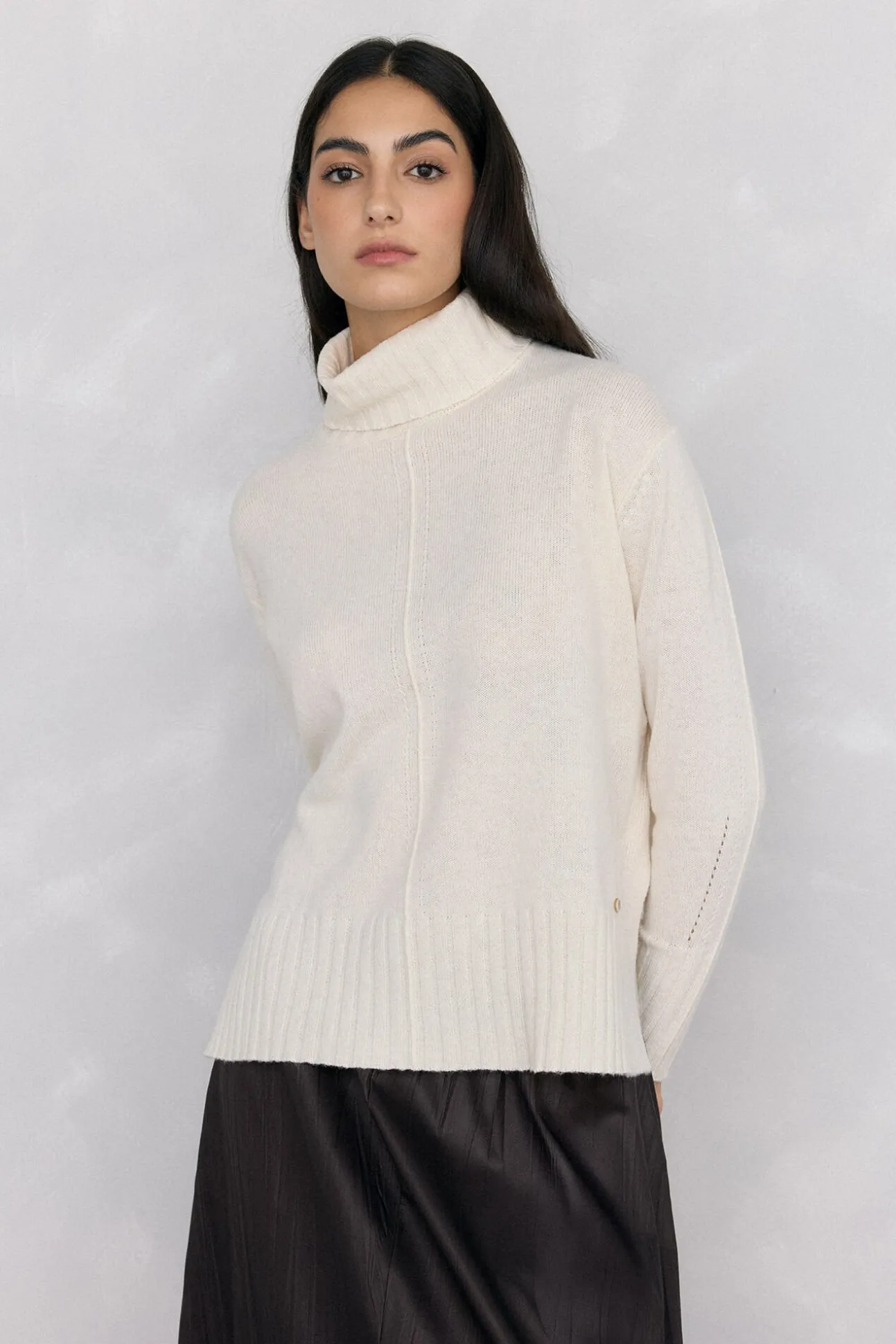 Jersey lana cuello cisne costura central