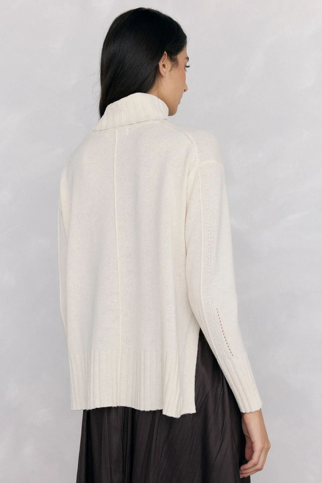 Jersey lana cuello cisne costura central