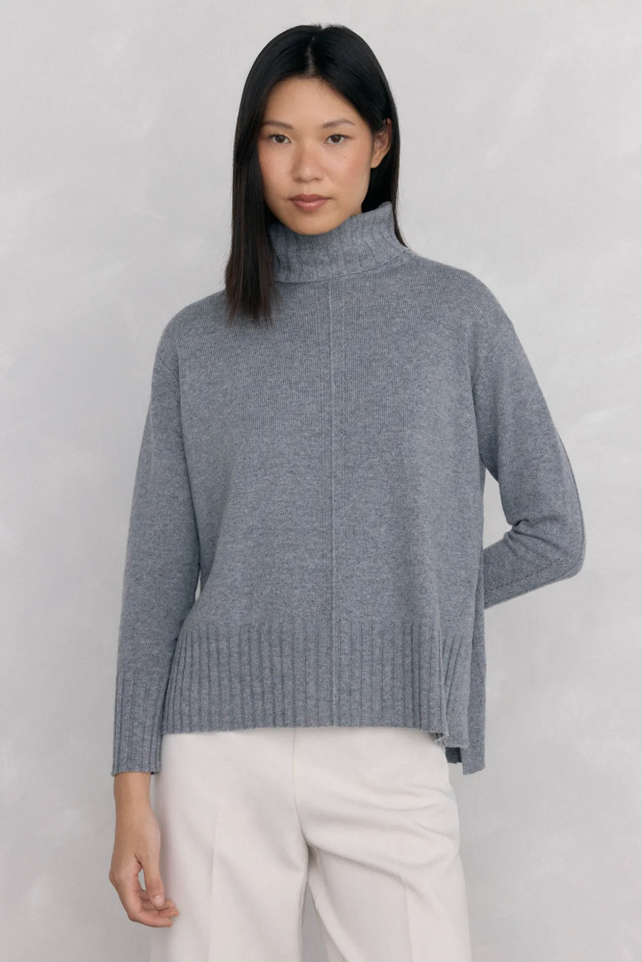 Jersey lana cuello cisne costura central