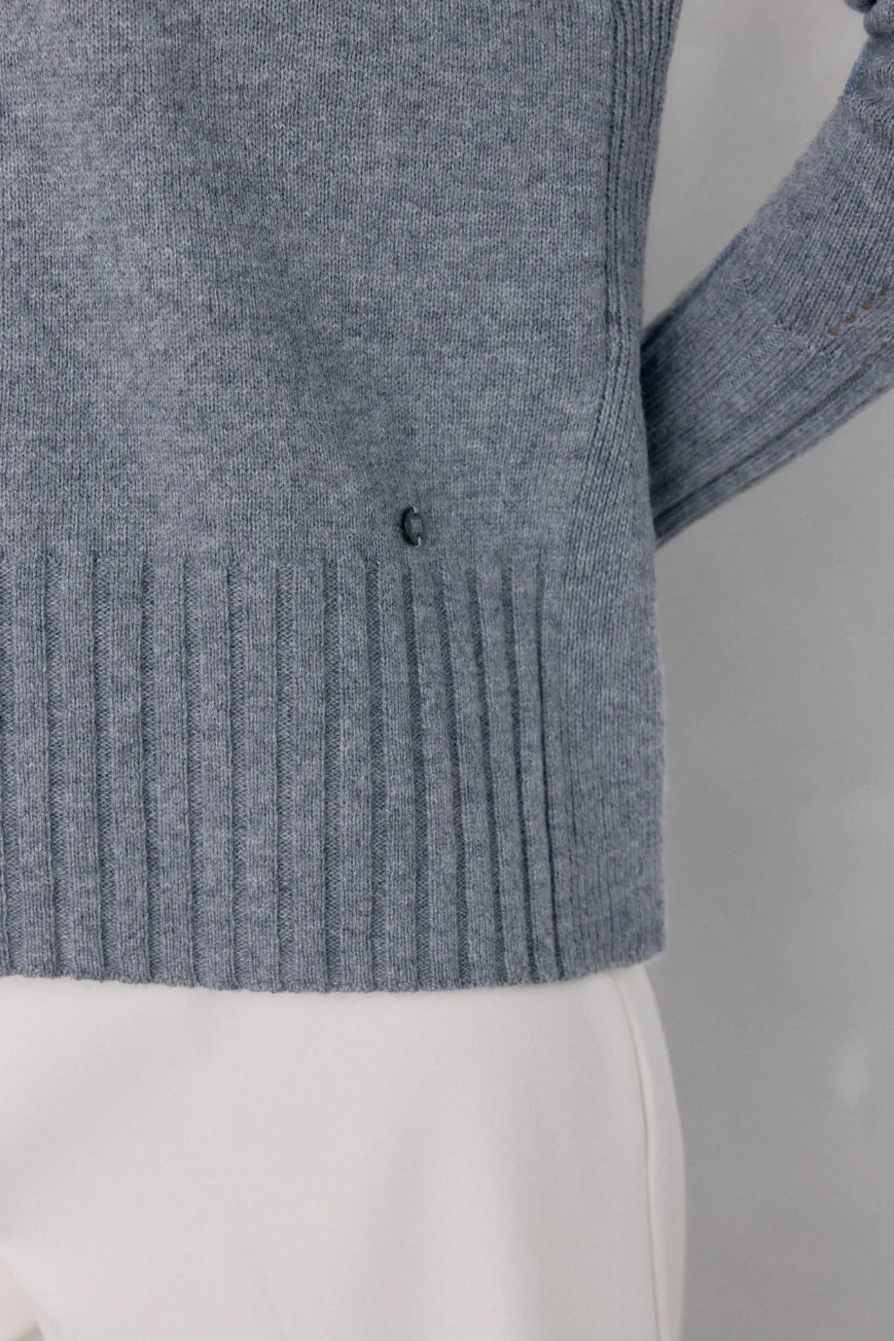 Jersey lana cuello cisne costura central