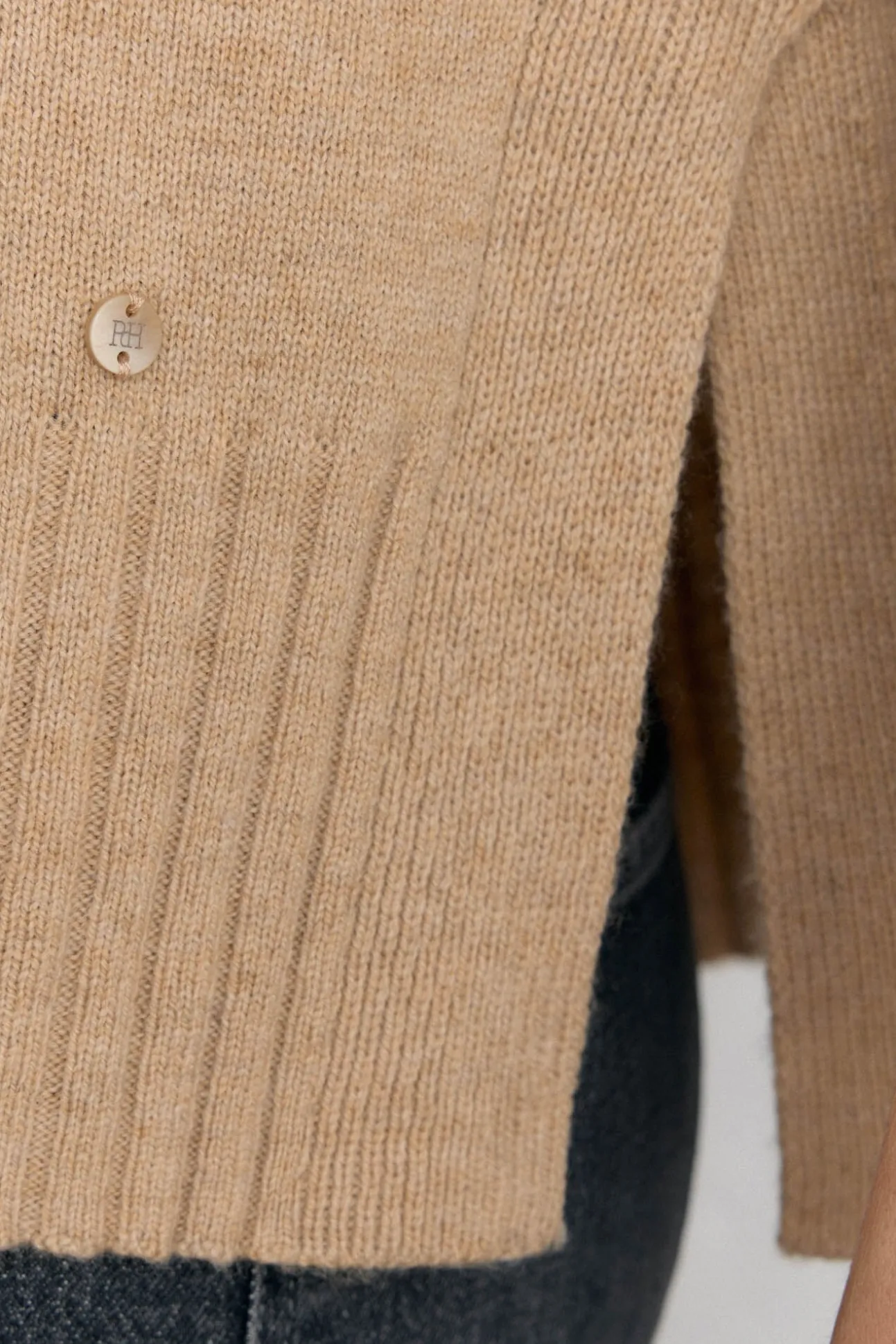 Jersey lana cuello cisne costura central