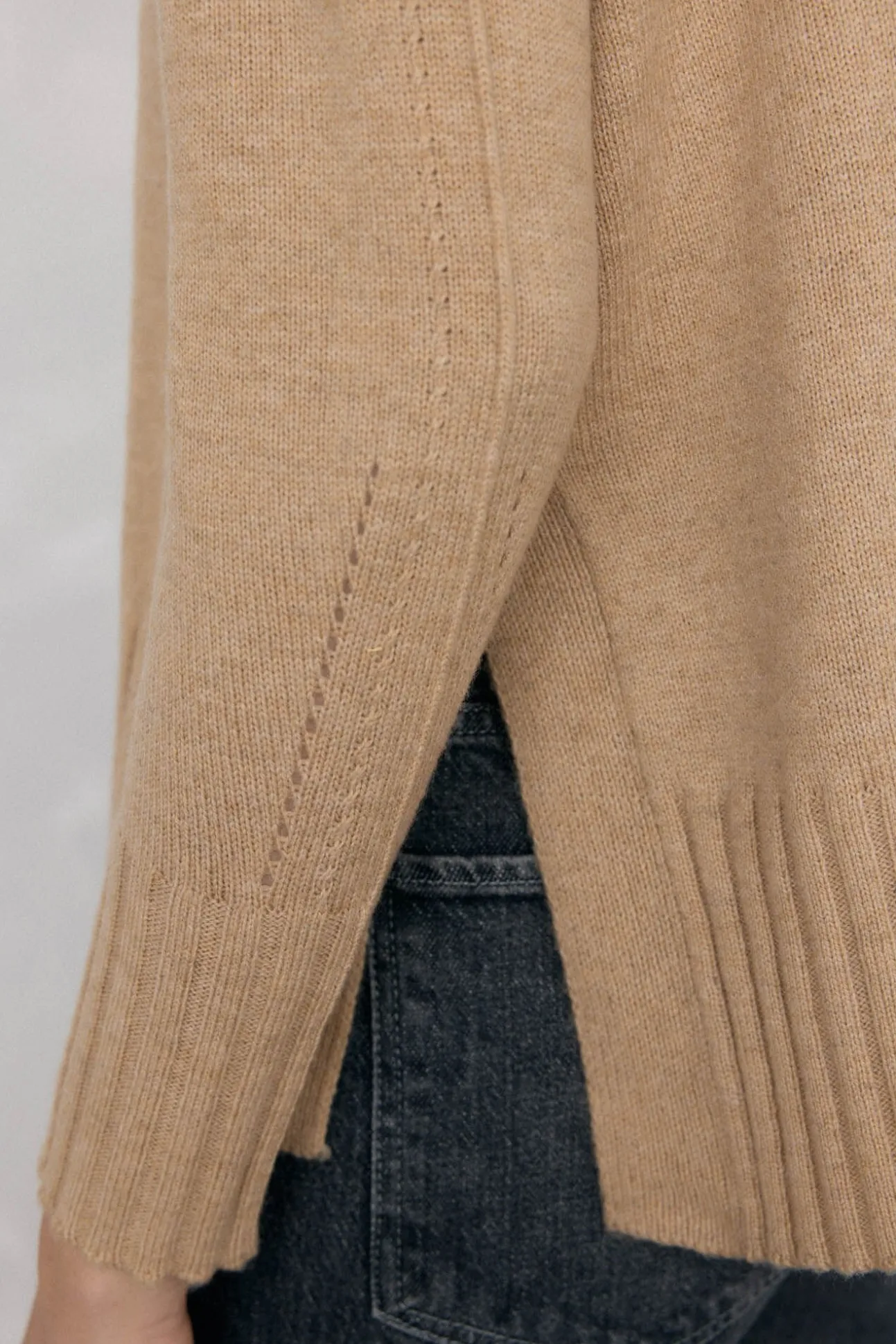 Jersey lana cuello cisne costura central