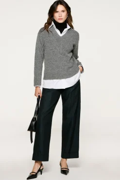 Jersey lana cuello pico.