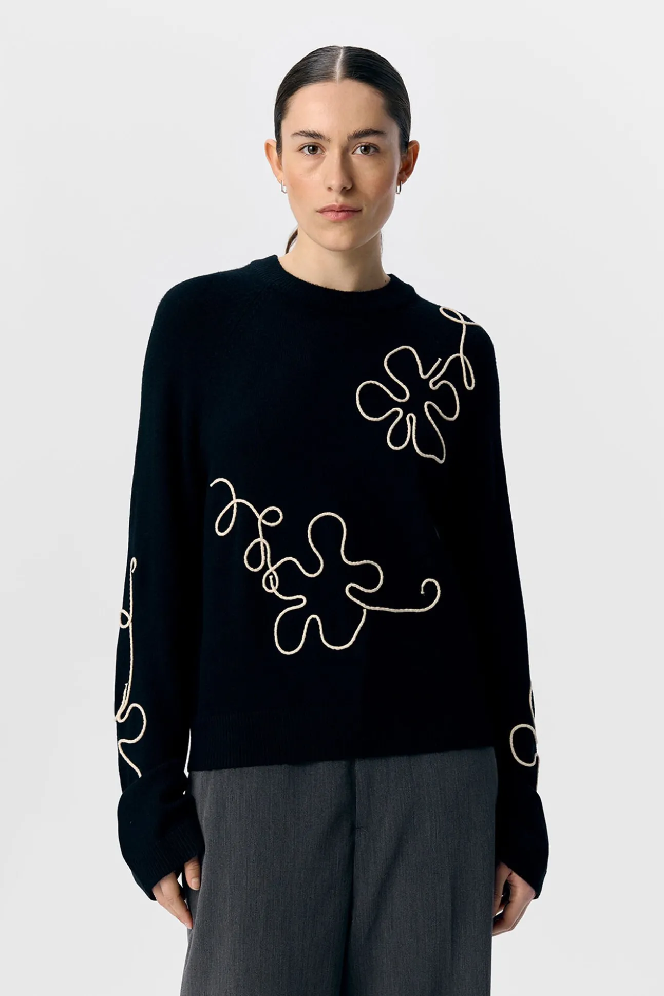 Jersey punto bordado flor