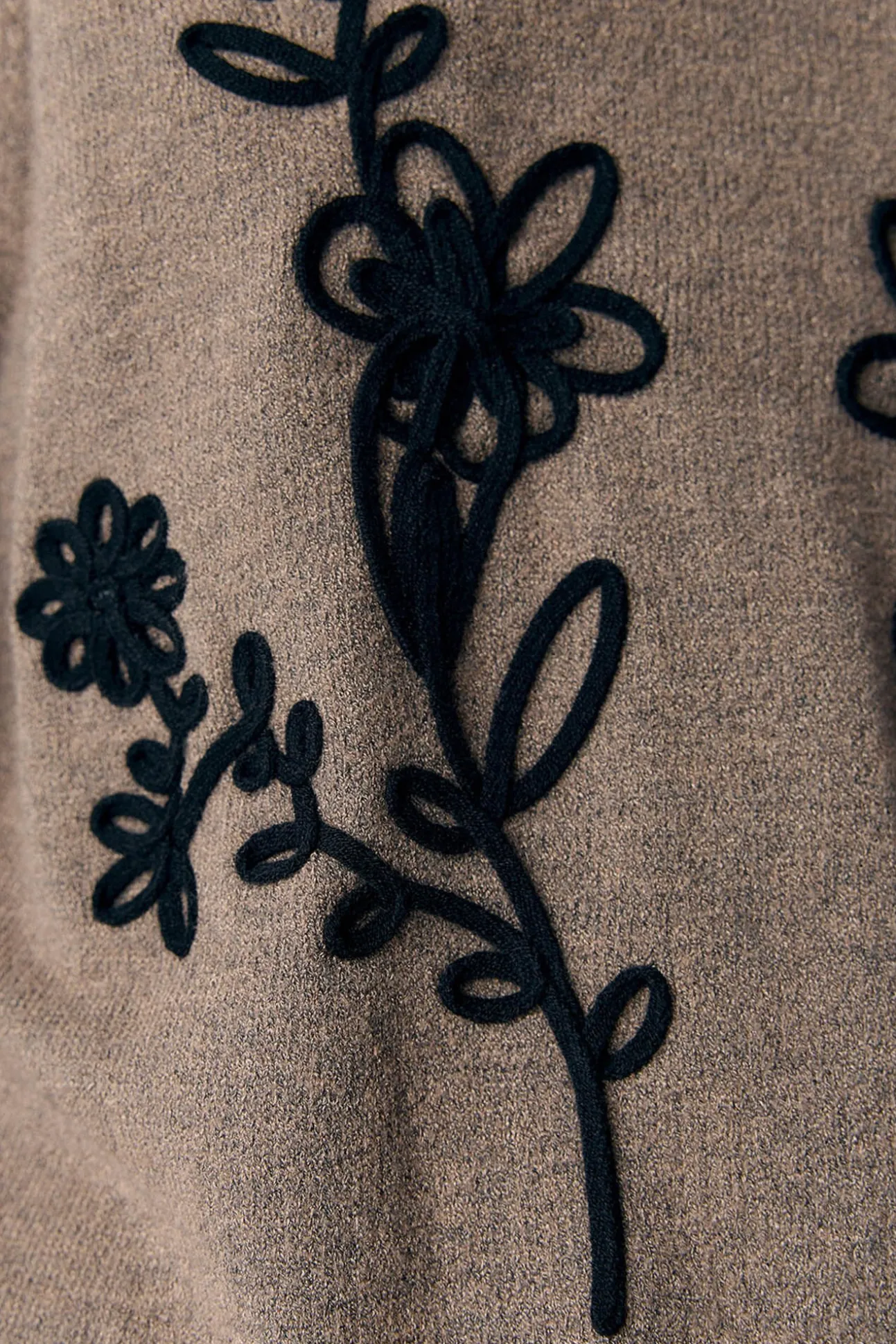 Jersey punto bordado flores