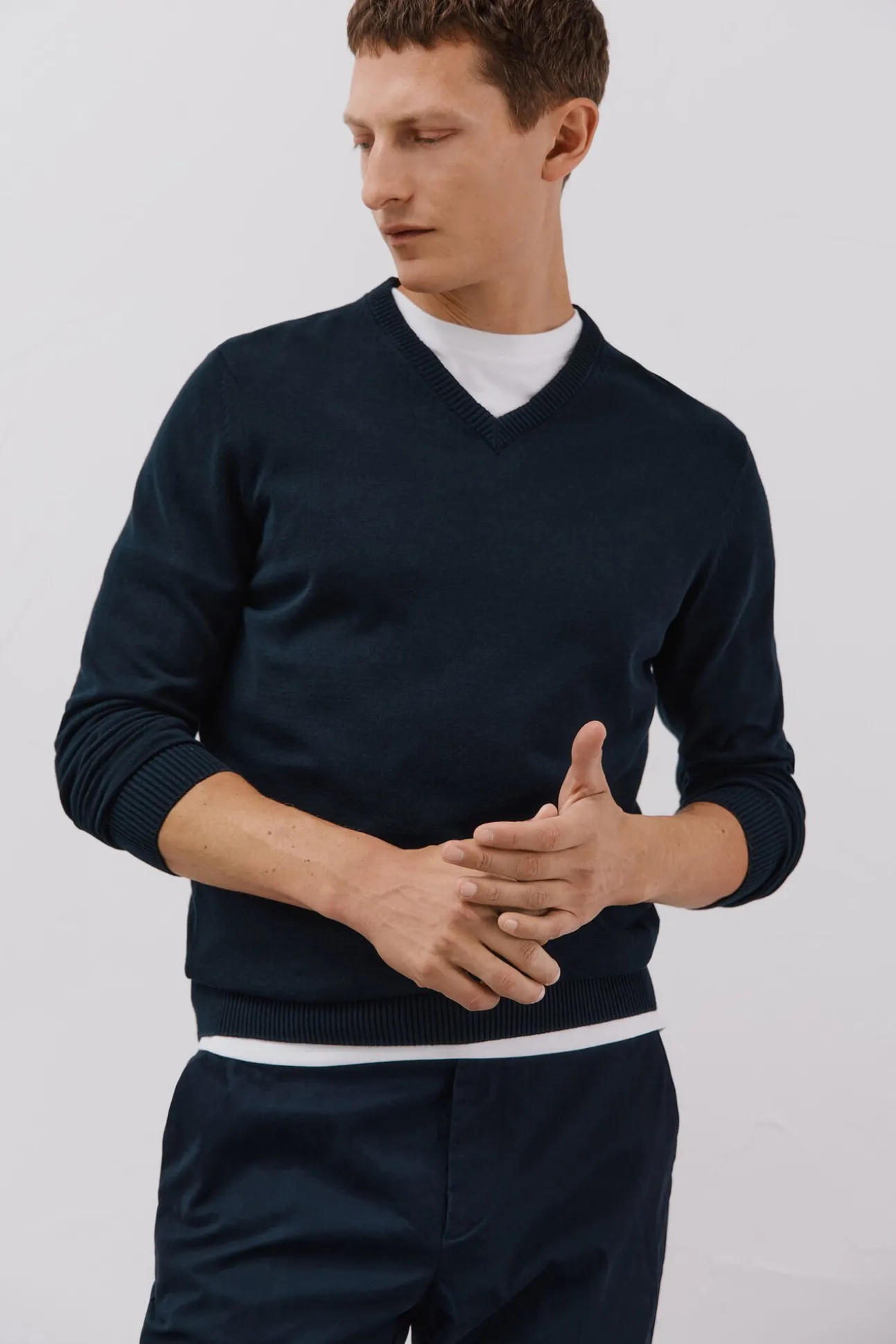 Jersey punto fino algodón cuello pico