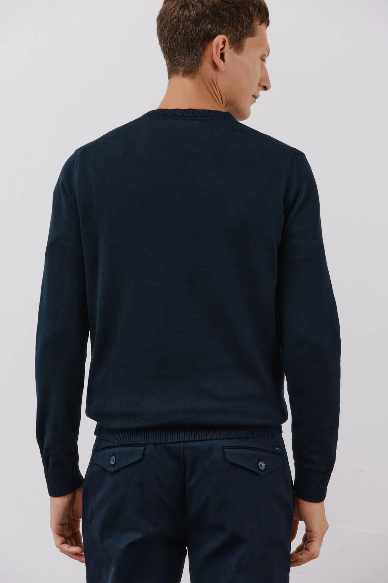 Jersey punto fino algodón cuello pico