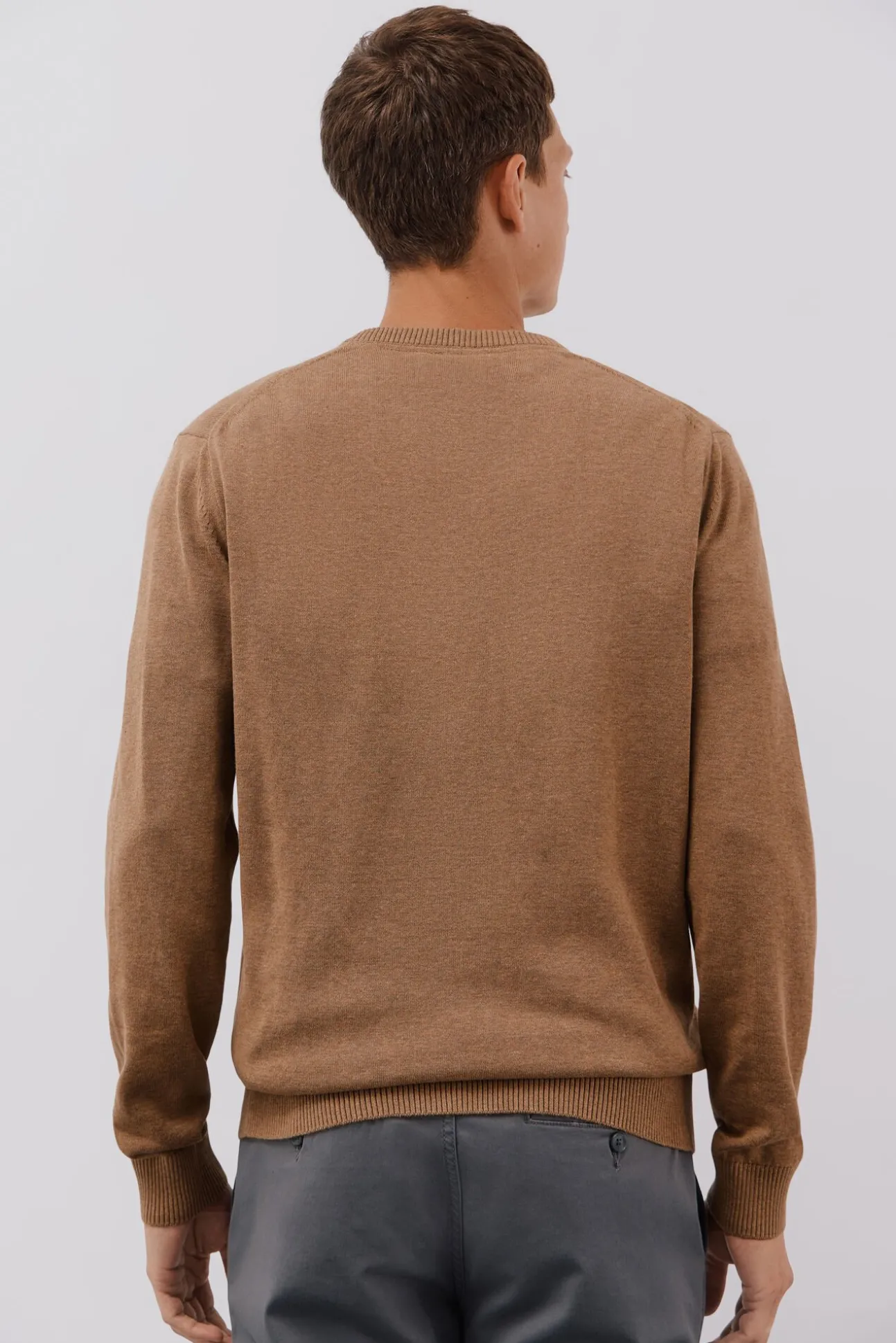 Jersey punto fino algodón cuello pico