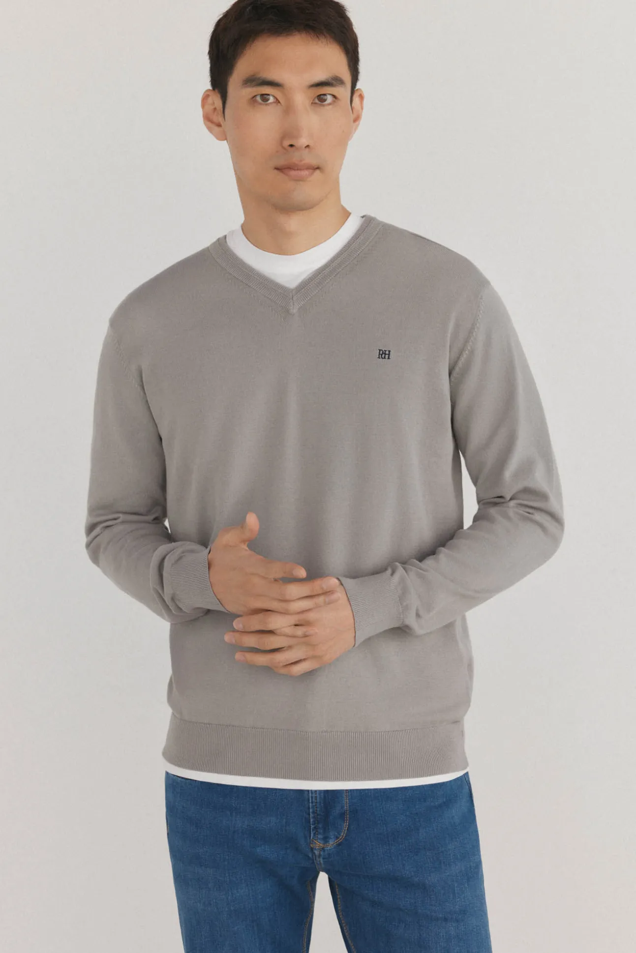 Jersey punto fino algodón premium cuello pico