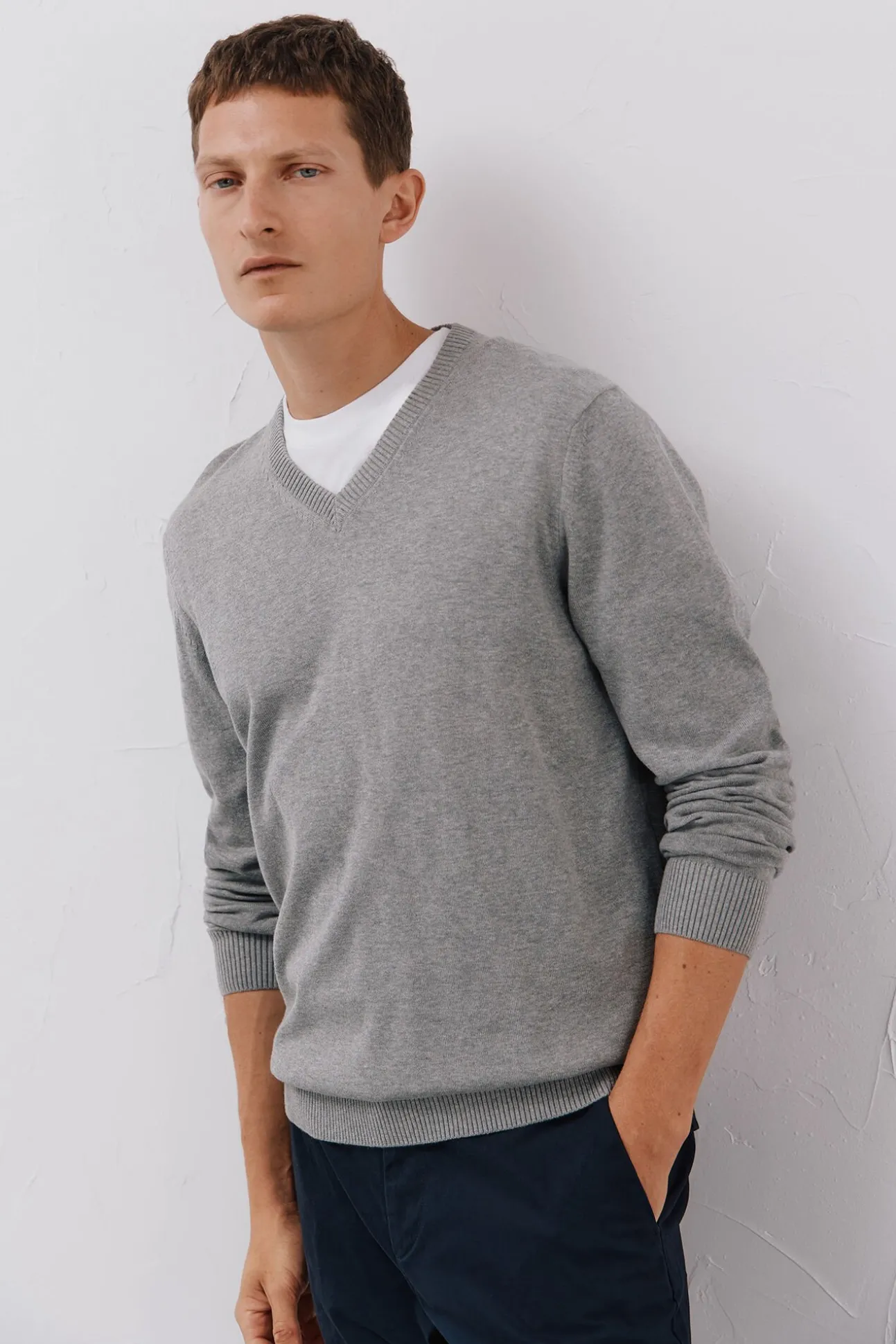 Jersey punto fino algodón cuello pico