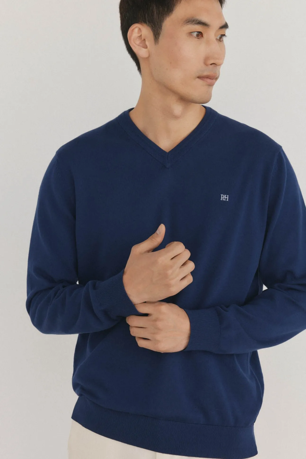 Jersey punto fino algodón premium cuello pico