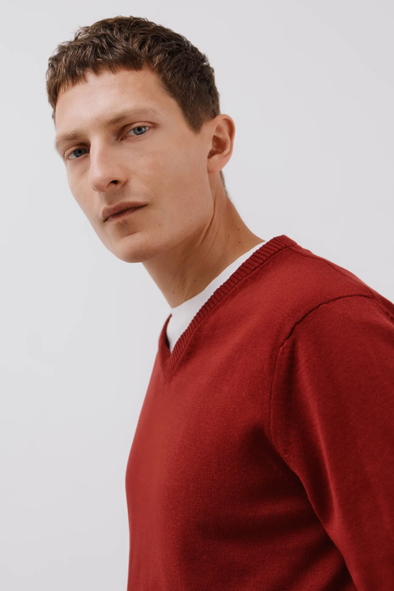 Jersey punto fino algodón cuello pico