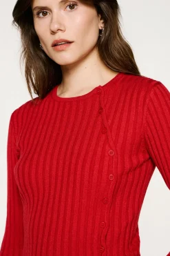 Jersey rib abotonado slim fit.